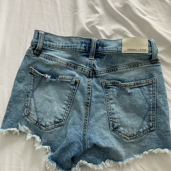 New Kendal +Kylie Jean shorts - Picture 2 of 4